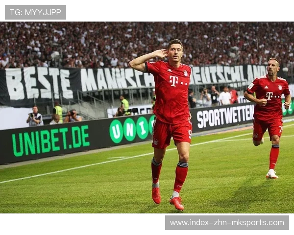 莱万领跑中路制造混乱,拜仁锋线多次接近终结